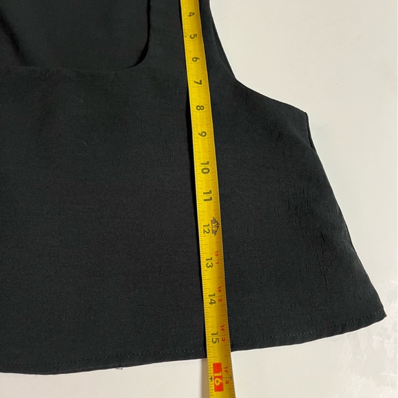 VICI Wide,flared Crop tank - Picture 6 of 8